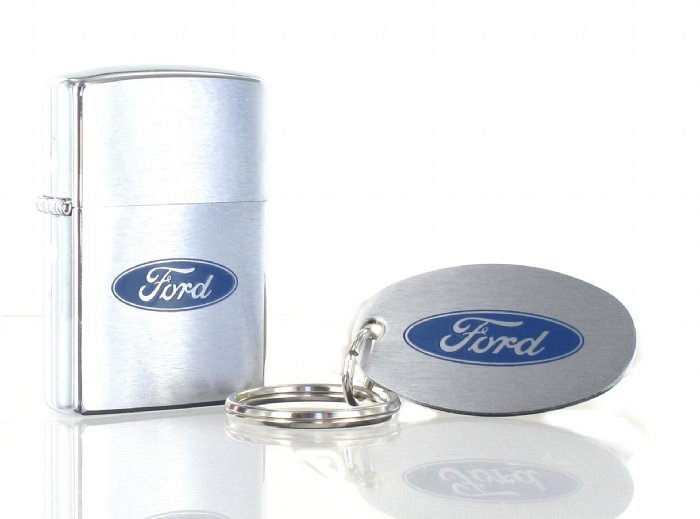 Prototipo - Zippo FORD con portachiavi